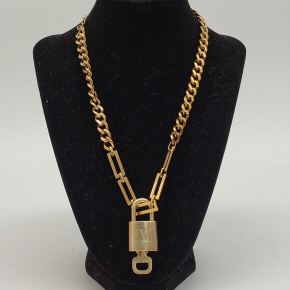 Louis Vuitton Gold Padlock W/ Unbranded Stainless Steel Gold Plated Chain - Picture 12 of 16